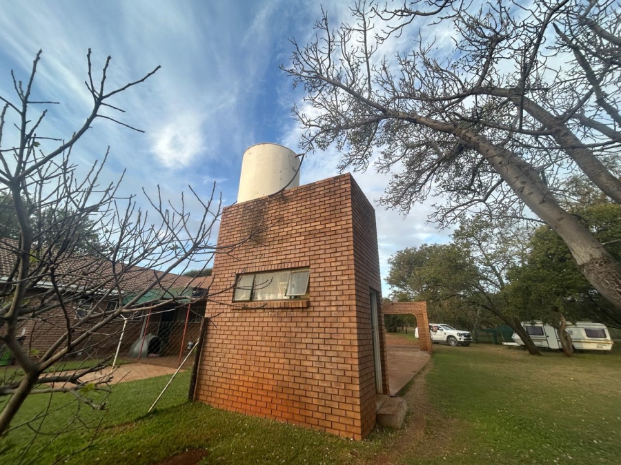 4 Bedroom Property for Sale in Hartbeesfontein AH North West